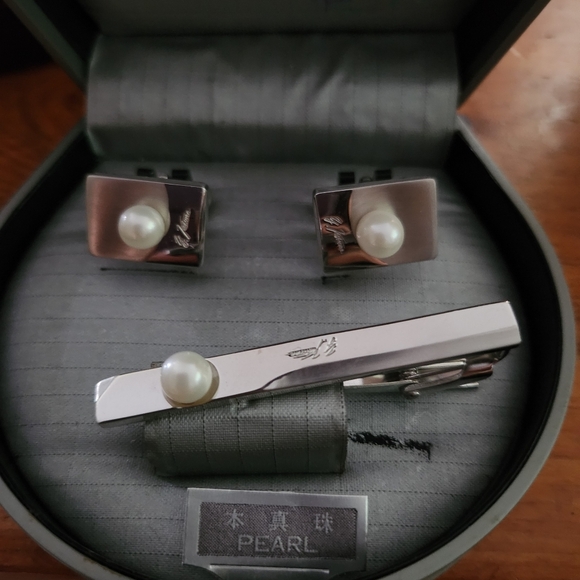 Yumikatsura Set tie clip-on and cufflinks  has real Pearls - Picture 2 of 5